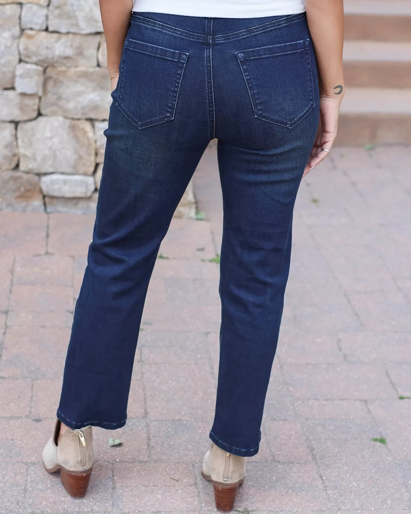 Outlet Mel's Fave Non Distressed Straight Leg Cropped Denim In Dark Denim Jeans + Jeggings